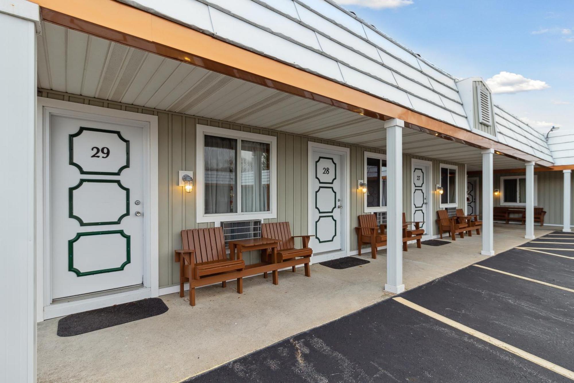 Vindel Motel Mackinaw City Eksteriør bilde