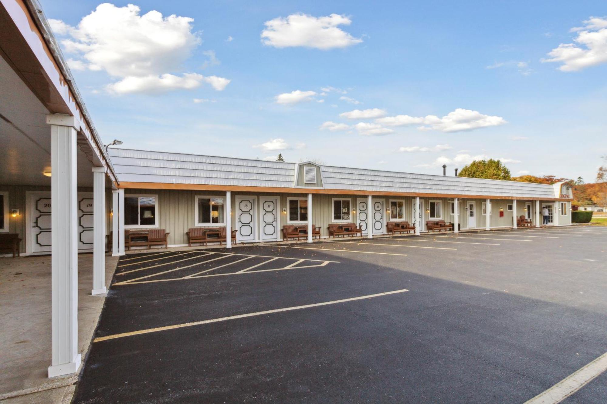 Vindel Motel Mackinaw City Eksteriør bilde