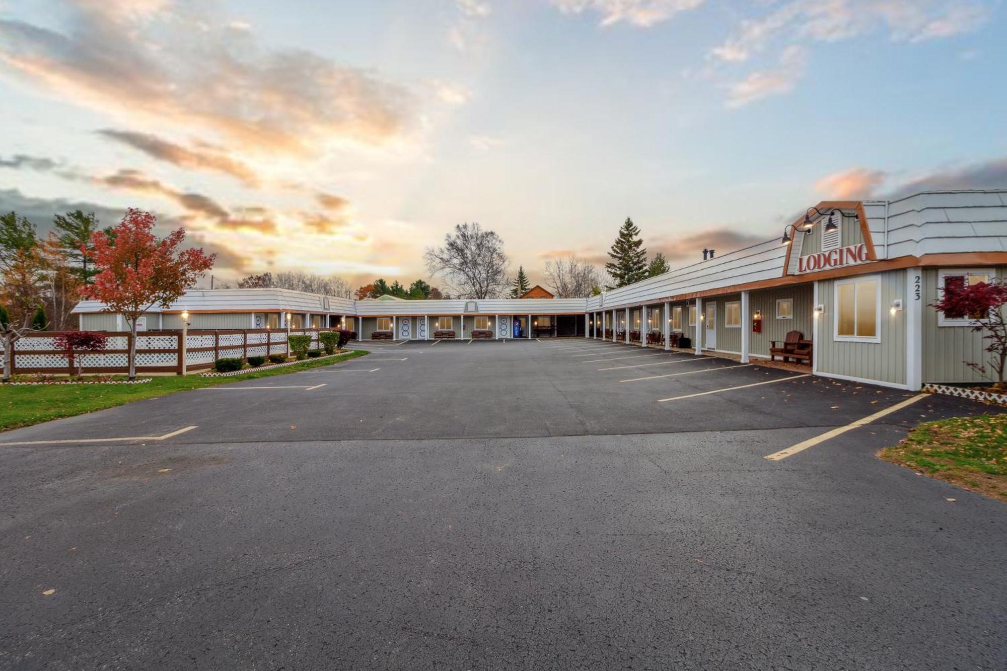 Vindel Motel Mackinaw City Eksteriør bilde