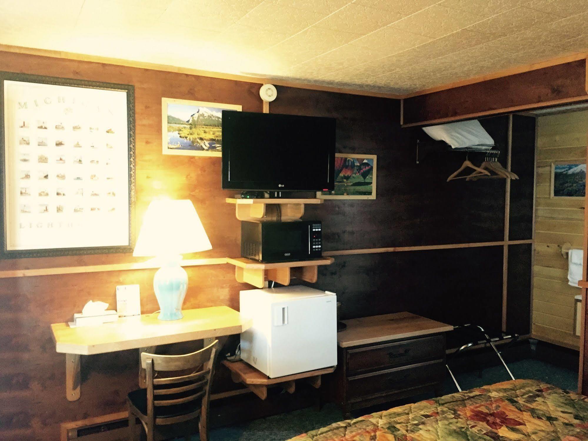 Vindel Motel Mackinaw City Eksteriør bilde